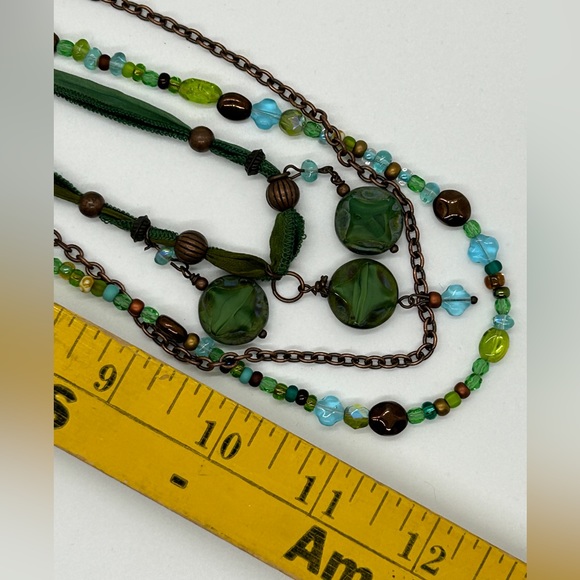 Bohemian Silk, Brass and Beaded Green toned necklace with lobster claw closure - Picture 4 of 8